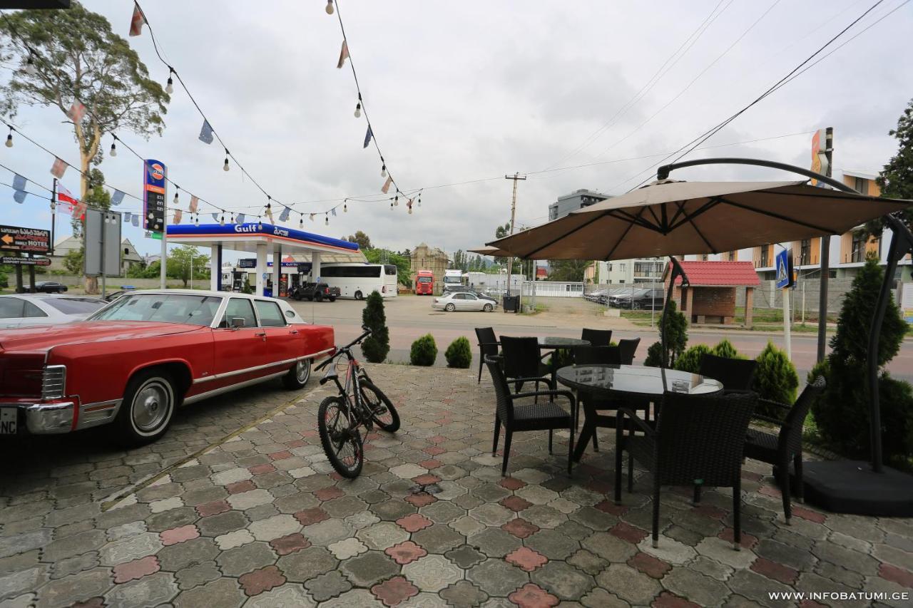 Hotel Carleone Batumi Exteriör bild