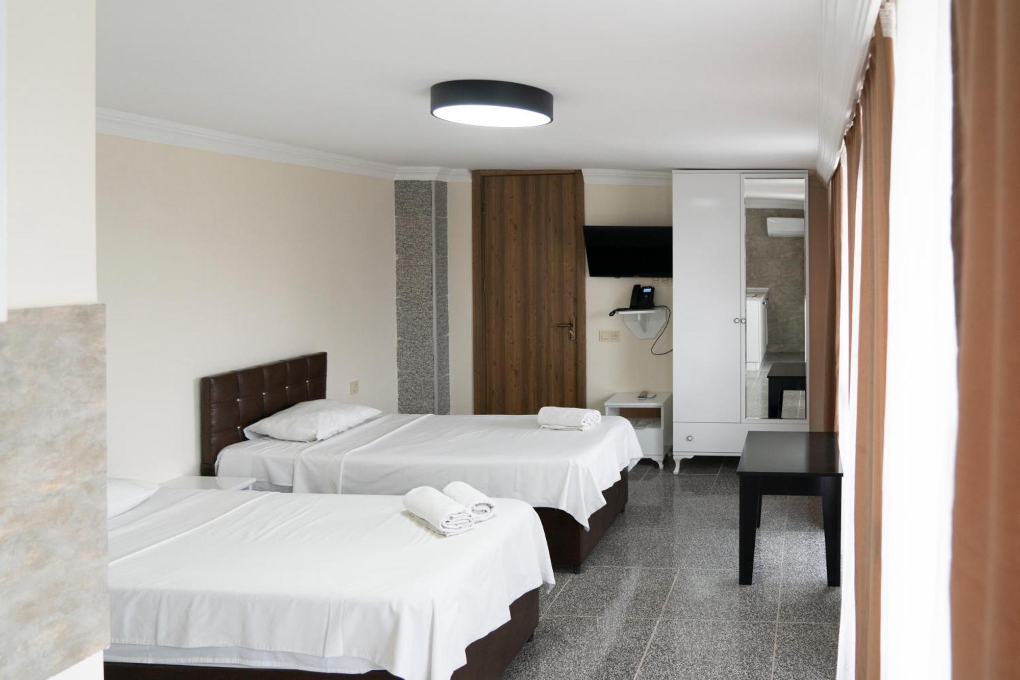 Hotel Carleone Batumi Exteriör bild